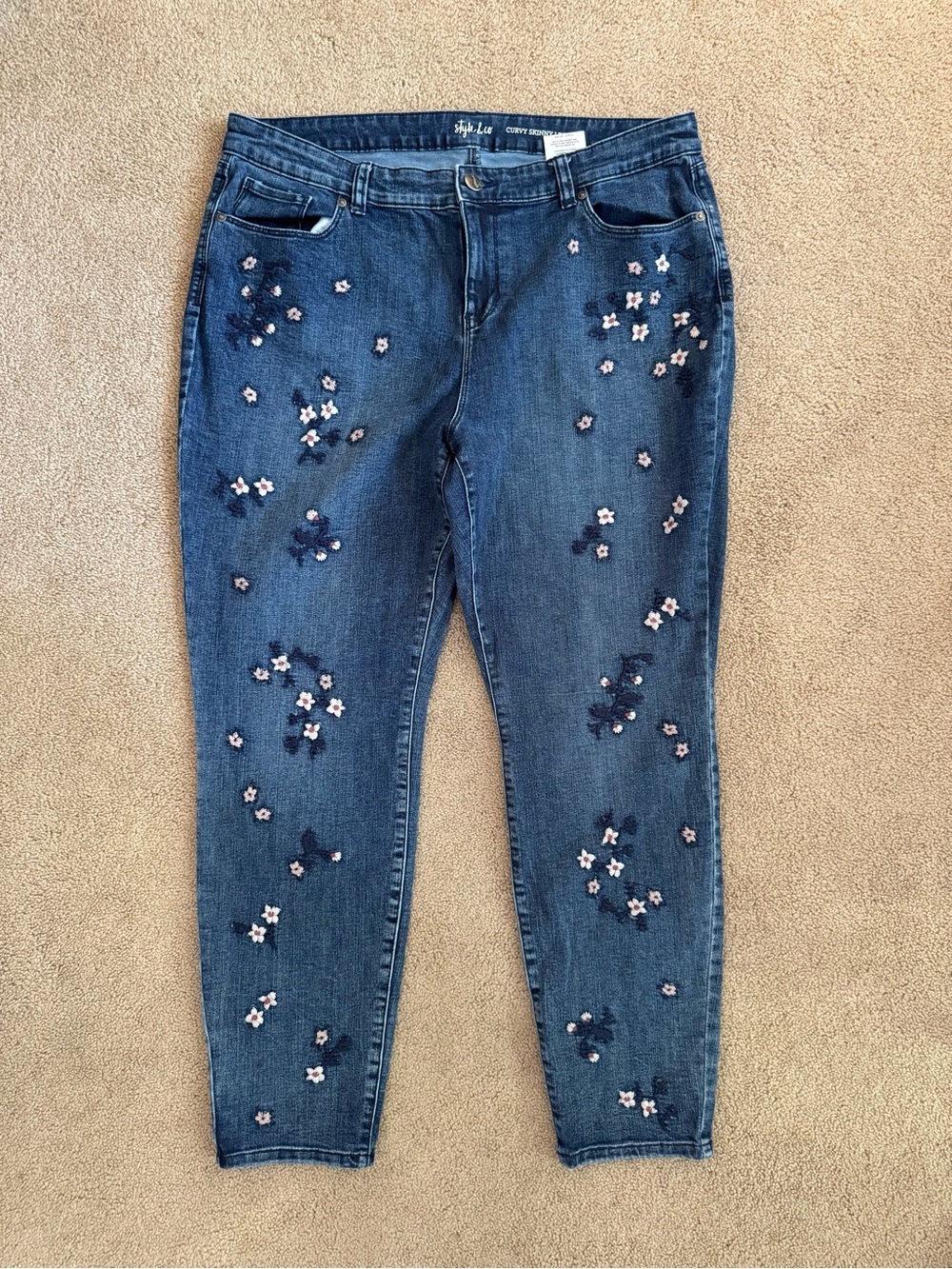 Style & Co. Curvy Skinny Jeans with Floral Embroidery Size 16